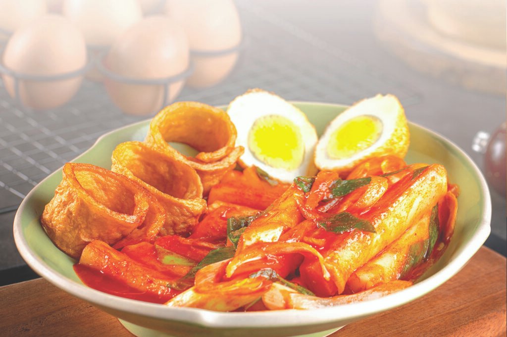 tteokbokki adalah anju di restoran korea surabaya
